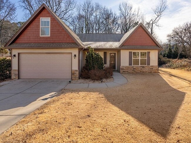 207 Blacks Dr