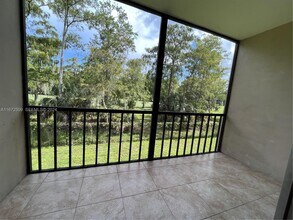 7900 Colony Cir S in Tamarac, FL - Building Photo - Building Photo