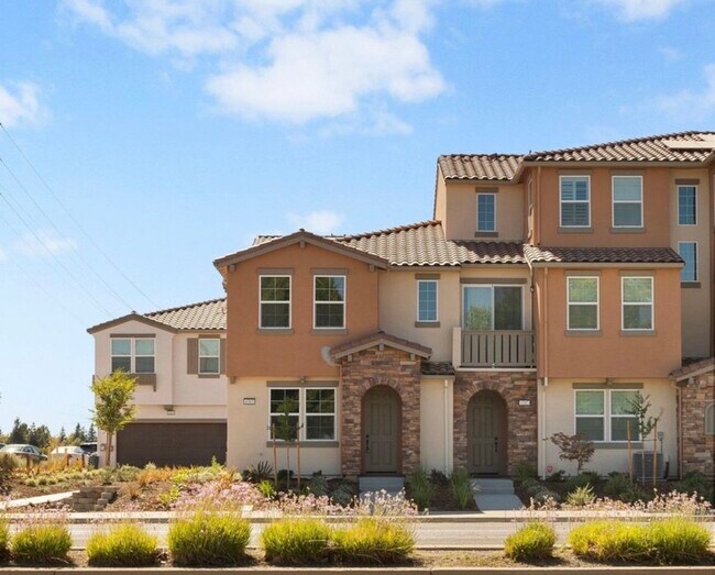 property at 4363 E Commerce Way