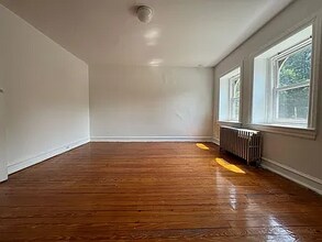 6500 Lincoln Dr in Philadelphia, PA - Building Photo - Building Photo