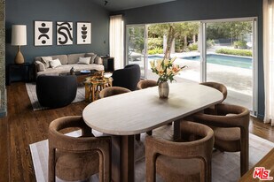 1357 Vienna Wy in Los Angeles, CA - Building Photo