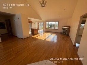 823 Lake Shore Dr in Windsor, ON - Building Photo - Building Photo