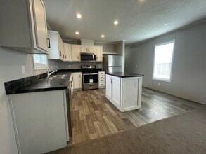 16185 Notre Dame St in Clinton Township, MI - Building Photo - Building Photo