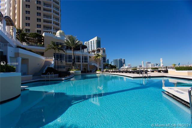 848 Brickell Key Dr, Unit 1903 in Miami, FL - Foto de edificio - Building Photo