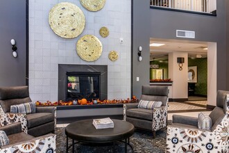 Fallbrook Trails - 55+ Senior Apartments in Fallbrook, CA - Foto de edificio - Building Photo