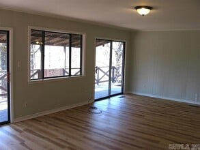 230 Riverview Dr in Fairfield Bay, AR - Building Photo - Building Photo