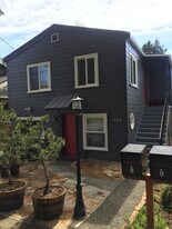 609 N 48th St in Seattle, WA - Building Photo