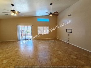 2979 W Royal Copeland Dr in Tucson, AZ - Building Photo - Building Photo