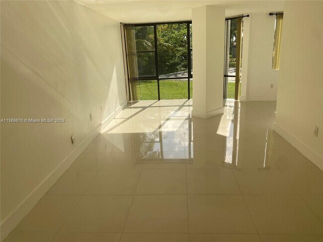 8305 SW 152nd Ave in Miami, FL - Building Photo - Building Photo