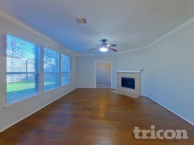 111 Valley View Dr in Waxahachie, TX - Building Photo - Building Photo