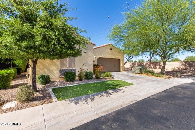 290 E Indigo Dr in Chandler, AZ - Building Photo - Building Photo