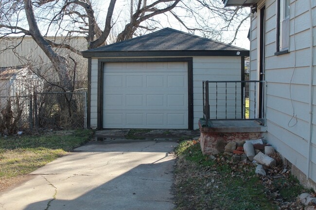 1712 Thompson Dr in Midwest City, OK - Building Photo - Building Photo