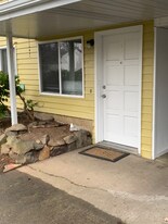 2755 NE Hogan Dr, Unit 6 in Gresham, OR - Building Photo