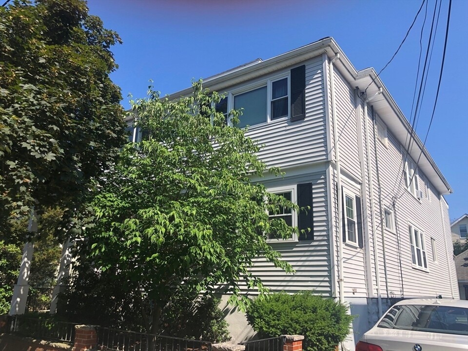 100 Egerton Rd in Arlington, MA - Foto de edificio