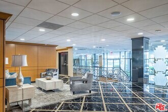 100 S Doheny Dr in Los Angeles, CA - Building Photo - Building Photo