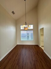 273 W Cromwell Ave in Clovis, CA - Building Photo - Building Photo