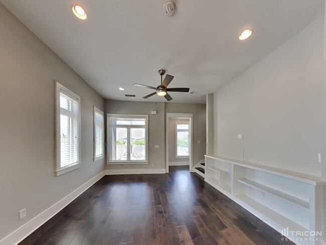6813 Charlotte Pike in Nashville, TN - Building Photo - Building Photo