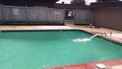 Country Club in Clarksdale, MS - Foto de edificio - Building Photo