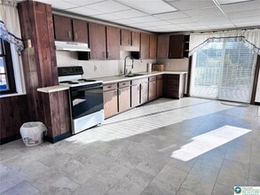 3450 W Columbia St in Hokendauqua, PA - Building Photo - Building Photo