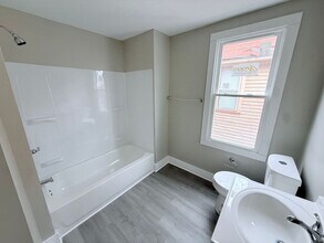 1427 E 92nd St in Cleveland, OH - Building Photo - Building Photo