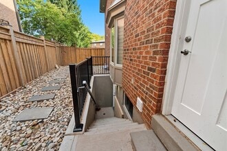 1209 Woodview Dr in Oakville, ON - Building Photo - Building Photo
