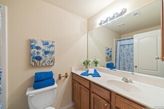 8463 Magdalena Run in Helotes, TX - Building Photo - Building Photo