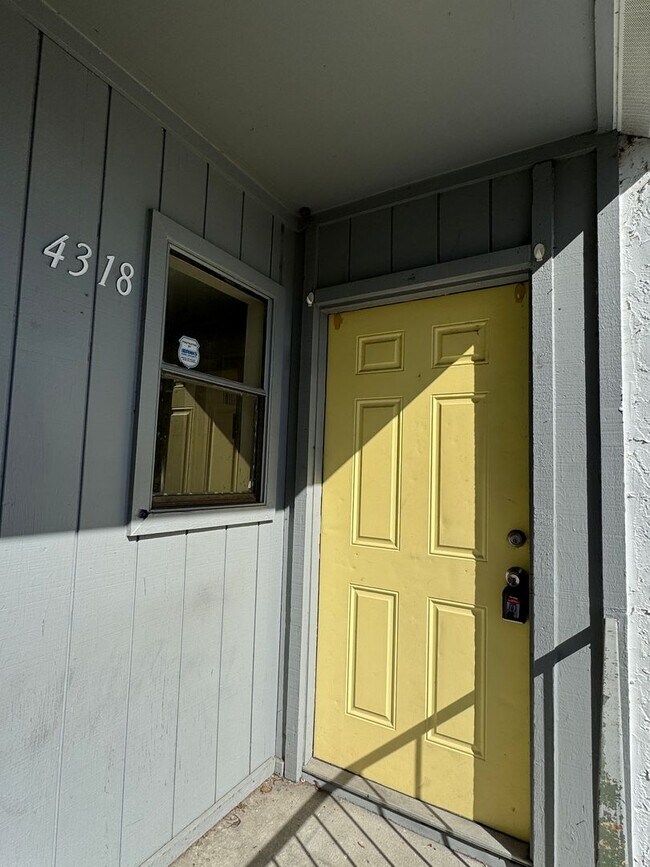 property at 4318 Aqua Vista Dr