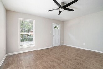 6686 Chupp Rd in Lithonia, GA - Building Photo - Building Photo