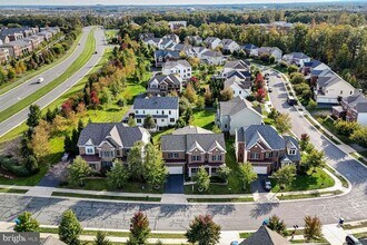 42229 Majestic Knolls Dr in Ashburn, VA - Building Photo - Building Photo