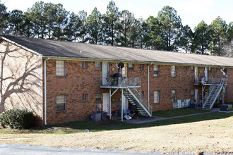 Shallowford Gardens Apartments in Atlanta, GA - Foto de edificio - Building Photo