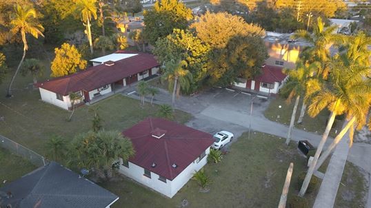 Grand Apartments in Ft. Myers, FL - Building Photo - Building Photo