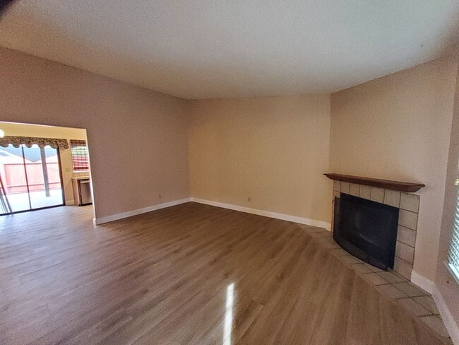 4305 Planz Rd in Bakersfield, CA - Building Photo - Building Photo