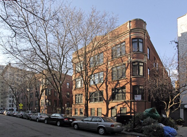 2912-2914 N Pine Grove Ave in Chicago, IL - Building Photo - Building Photo