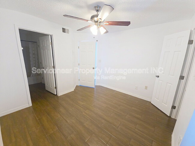 8617 Fancy Finch Dr in Tampa, FL - Building Photo - Building Photo