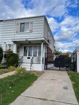 48-15 203rd St in Queens, NY - Building Photo