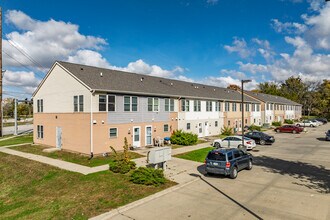 Forest & Fields in Des Moines, IA - Building Photo - Building Photo