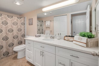 7382 West Lake Sammamish Parkway Northeast, Unit 2-206 in Redmond, WA - Building Photo - Building Photo