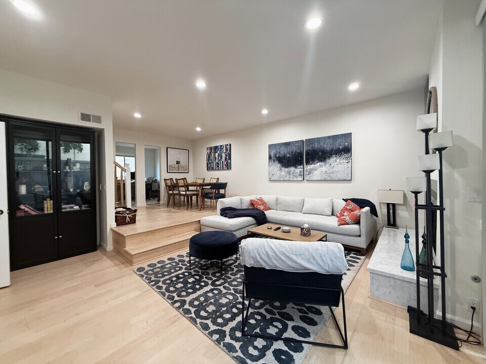 1224 S Saltair Ave, Unit 4 in Los Angeles, CA - Foto de edificio