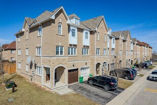 606 Candlestick Cir in Mississauga, ON - Building Photo
