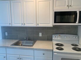 2035 Jefferson St in Hollywood, FL - Building Photo