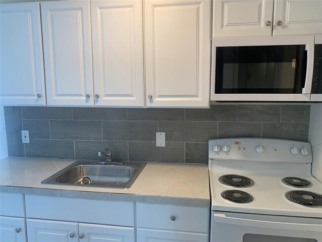 property at 2035 Jefferson St