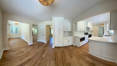 310 Shorepoint Dr in Wilmington, NC - Building Photo - Building Photo