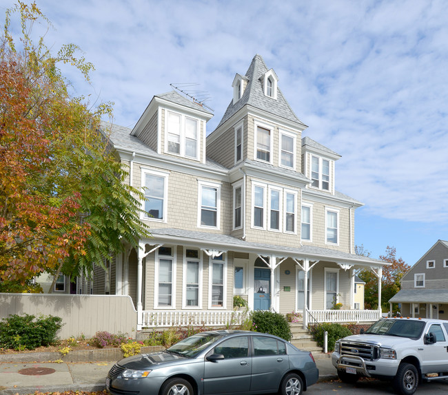 207 Walnut St in New Bedford, MA - Building Photo - Building Photo