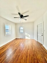 212 S Chestnut St, Unit 2 in Collinsville, IL - Foto de edificio - Building Photo