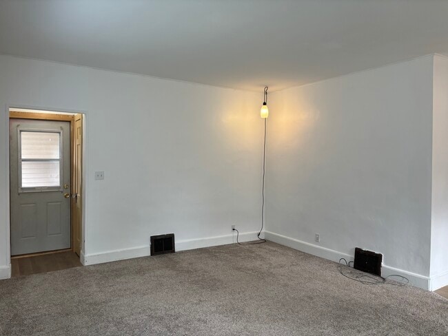 317 N Monroe St in Stoughton, WI - Building Photo - Building Photo