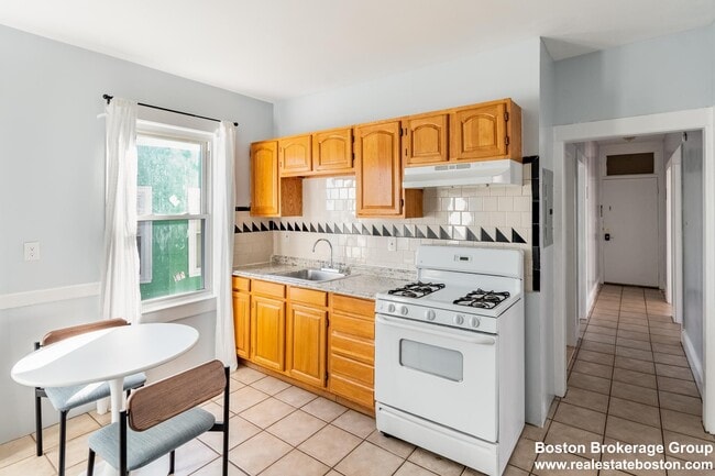 15 Groom St, Unit 3