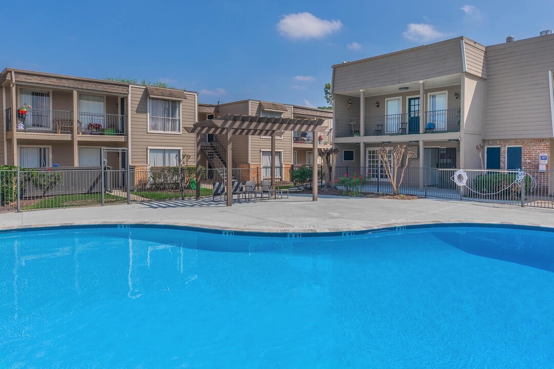 Villa Anita 1 & 2 in Houston, TX - Foto de edificio