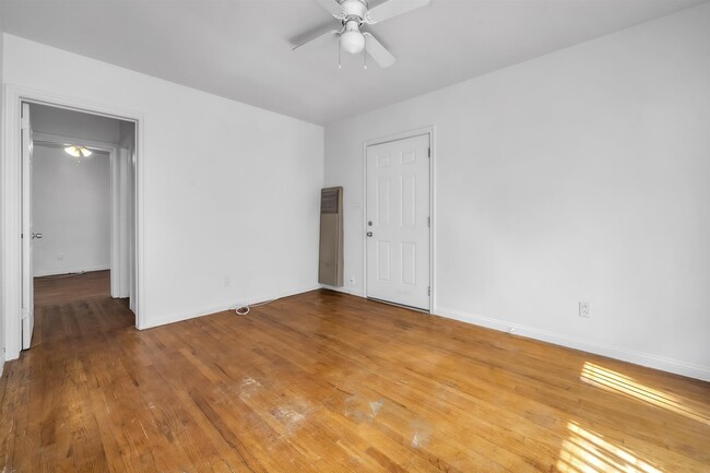 1440 Manhattan Beach Blvd, Unit C in Manhattan Beach, CA - Building Photo - Building Photo
