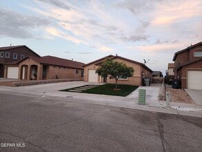 2604 Steffi Graf Dr in El Paso, TX - Building Photo - Building Photo