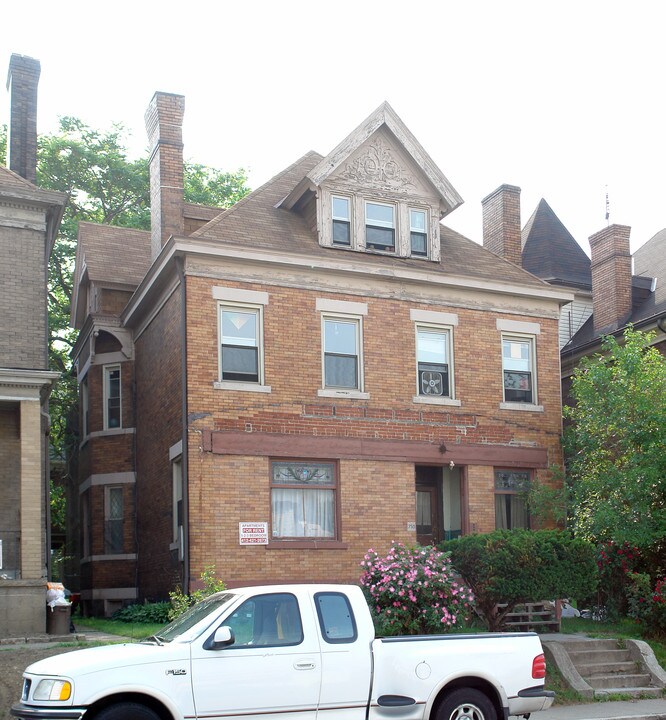 759 S Millvale Ave in Pittsburgh, PA - Foto de edificio